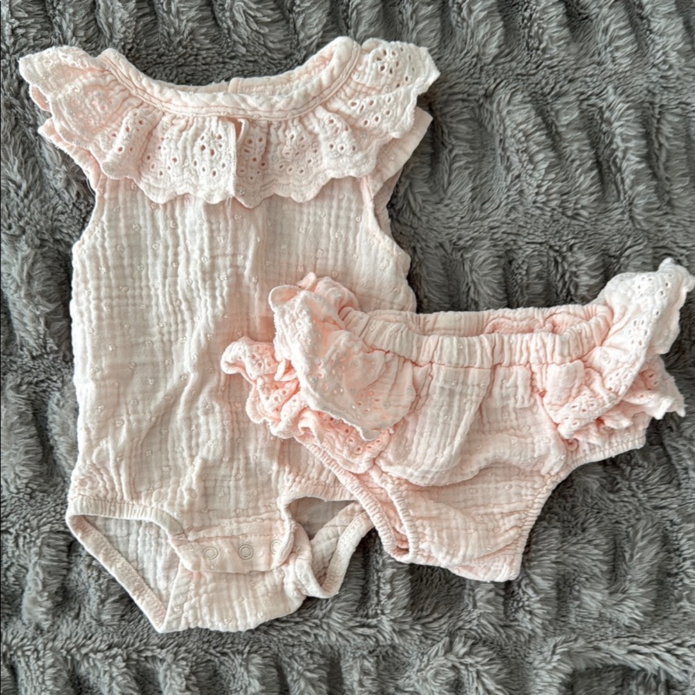 RZ by Rachel Zoe Pink Ruffled Baby Outfit - size 3-6M
